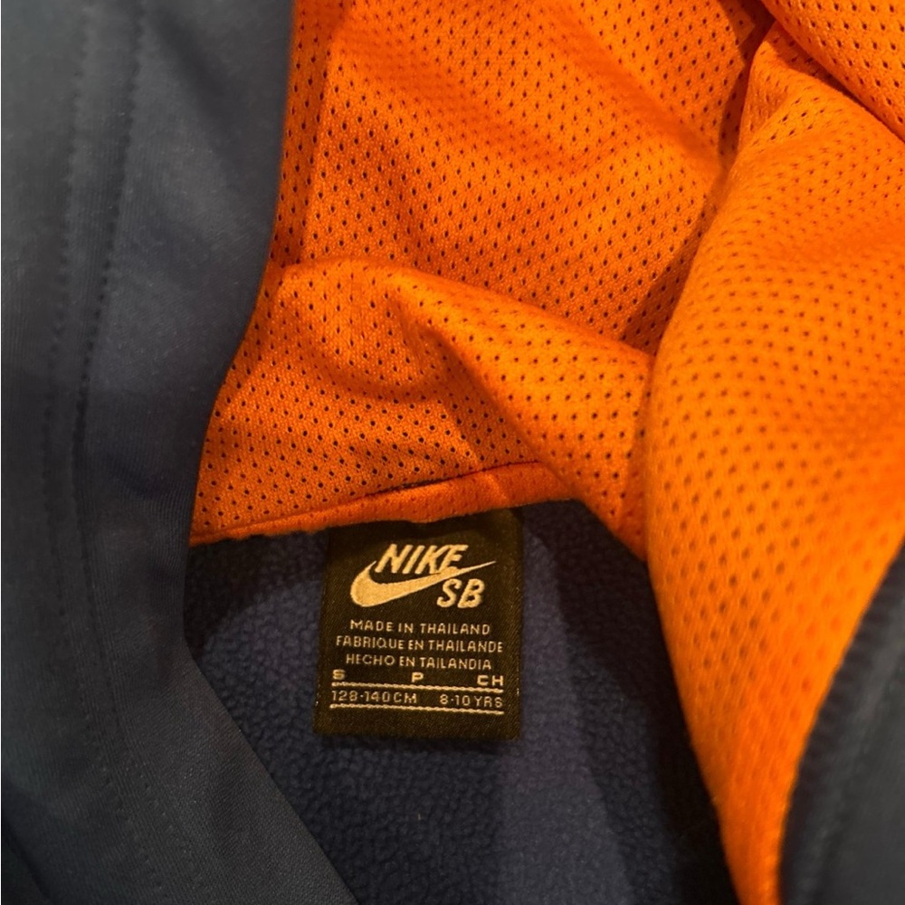 (Sold) Nike ThermaFit Pullover Hoodie Kids Size - S - 8-10 - Picture 2 of 4